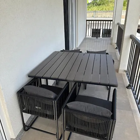 Apartman Madzari - Ciovo - Pool *