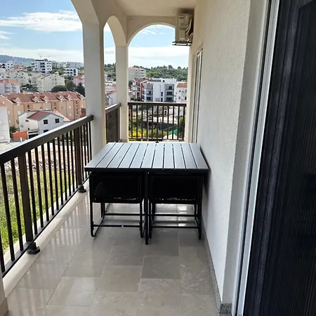 Apartman Madzari - Ciovo - Pool Trogir