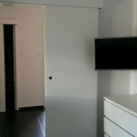 Madzari - Ciovo - Pool Appartement *